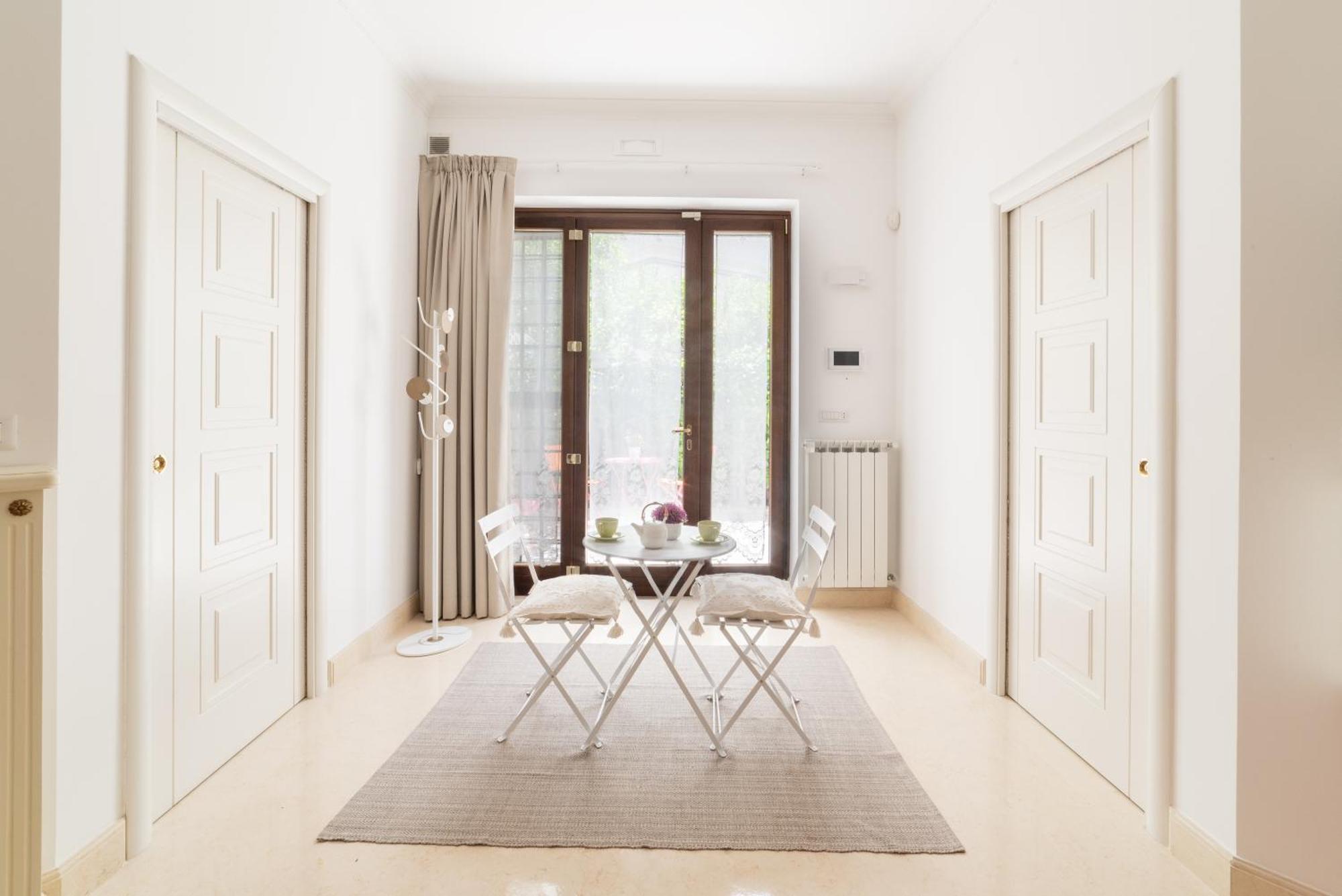Garden House, Appartamento Con Giardino A Fasano Luaran gambar